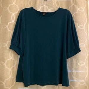 Jules & Leopold Forest Green Flowy Blouse. Size XL